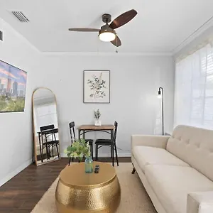 Comfy Modern W/ Private Patio! Tampa